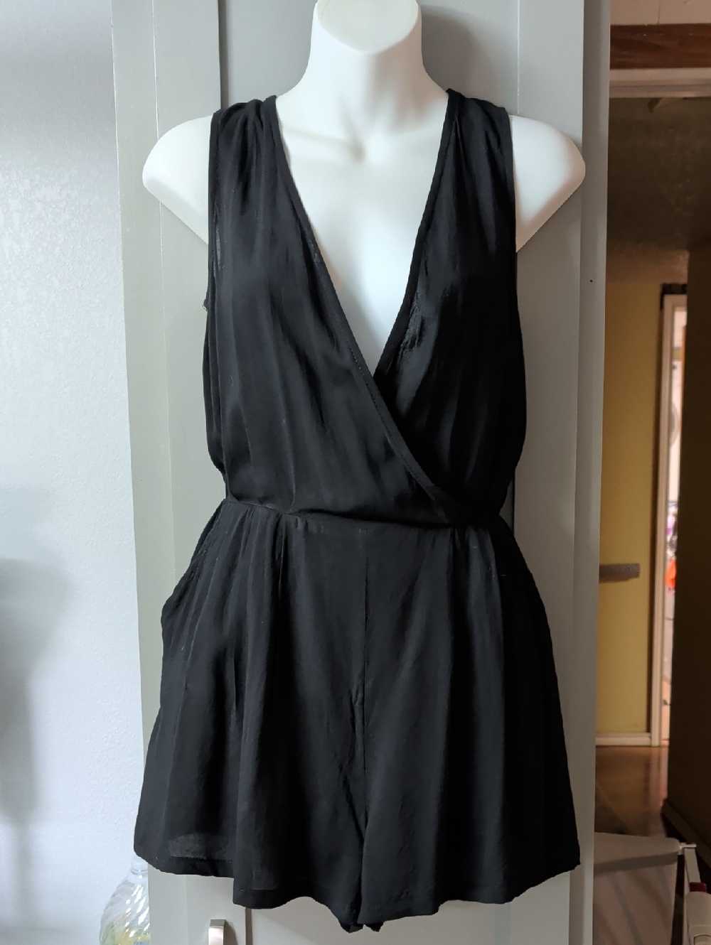 Glamorous Black Sleeveless Dress with Subtle Scoop